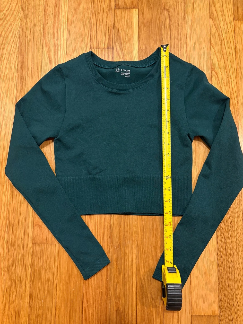 Offline by Aerie size XS cropped
Long sleeved shirt